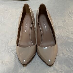 Kelly & Katie Beige Patent Heels Sz 8.5